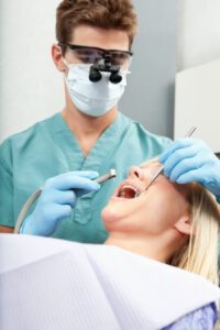 מתי רופא השיניים ימליץ על שתלים דנטליים בירושלים?